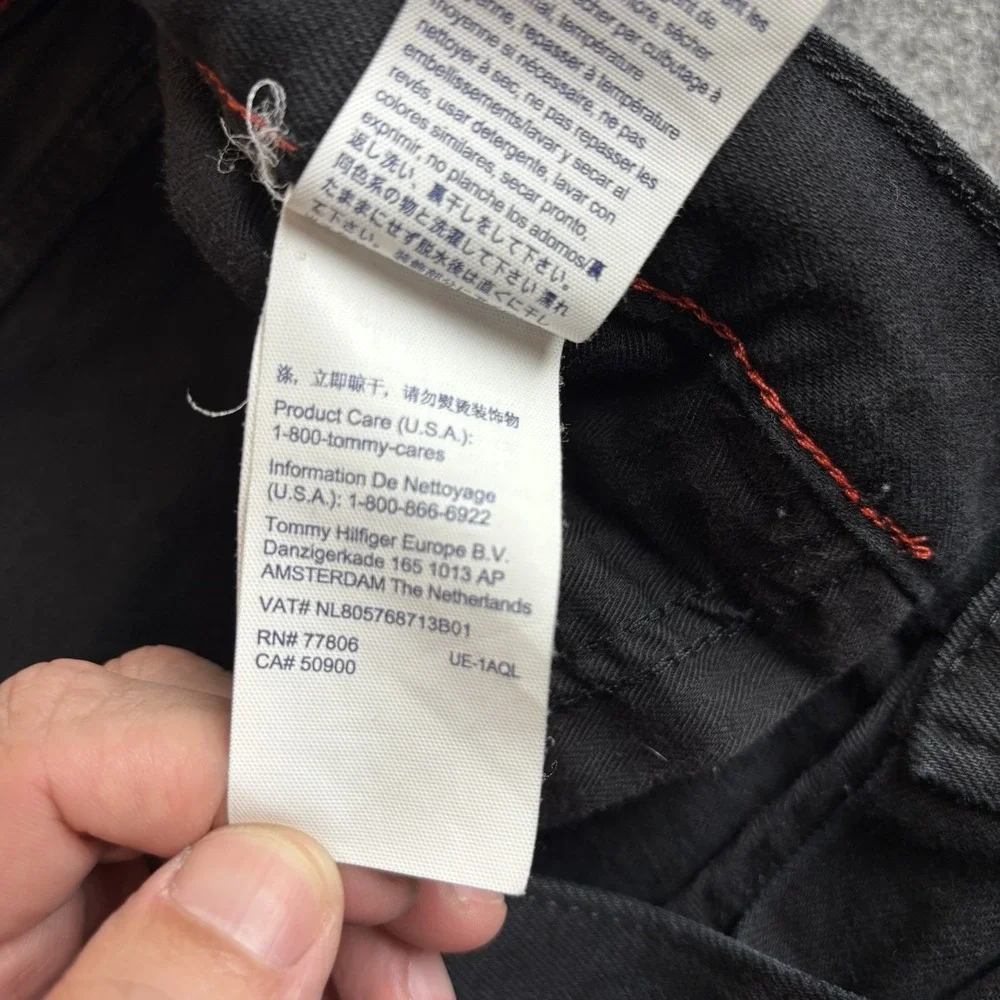 Tommy Hilfiger tag size